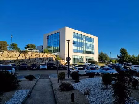 location bureaux 172 m² à 546 m²