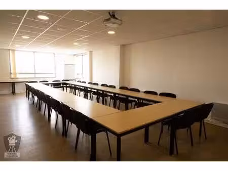 location bureaux 74 m² à 297 m²