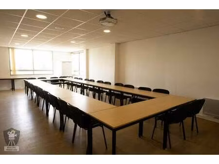 location bureaux 74 m²