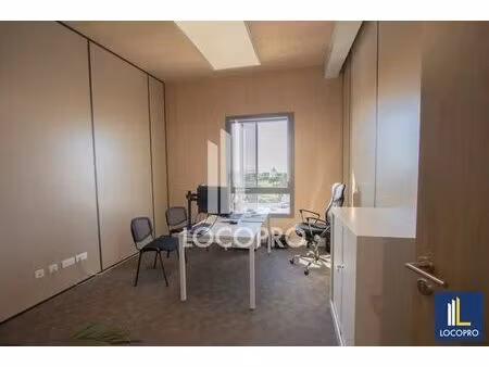 location bureaux 703 m²