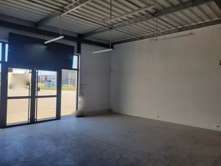 location commerce baud 56150 250m²
