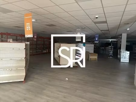 location commerce 357 m² à 1 157 m²