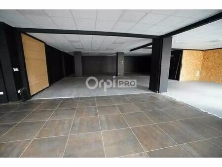 location commerce 204 m²