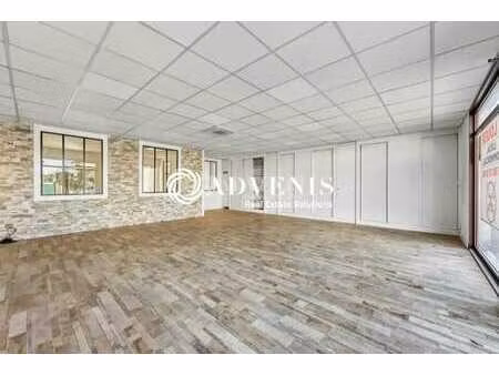 location commerce 95 m²