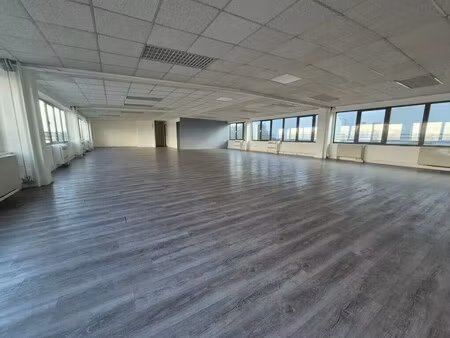 location bureaux 191 m² à 258 m²