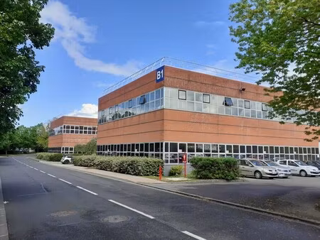 location bureaux 186 m² à 920 m²