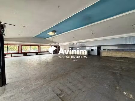 location commerce 740 m²