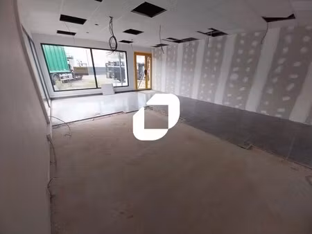 location commerce eysines 33320 50m²