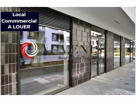 location commerce lattes 34970 240m²
