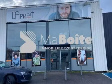 location commerce 550 m²