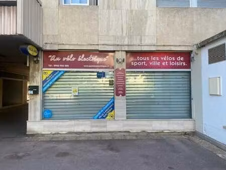 location commerce 208 m²