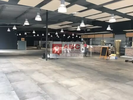 location commerce montpellier 34070 1300m²