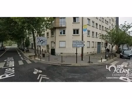 location commerce nantes 44200 210m²