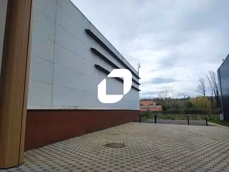 location commerce 210 m²