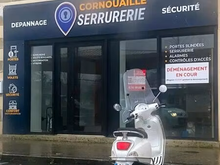 location commerce 130 m²