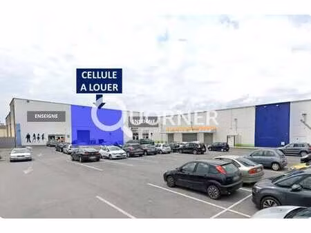 location commerce 608 m²