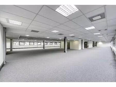 location bureaux 650 m²