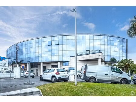 location bureaux 221 m²