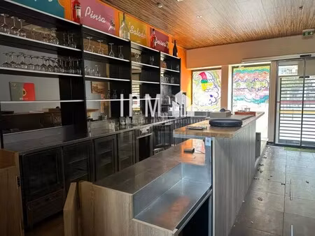 location commerce aix-en-provence 13100 342m²