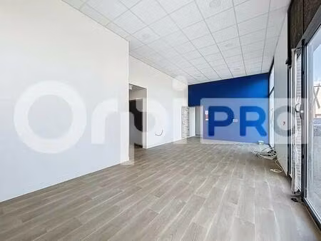 location commerce 100 m²