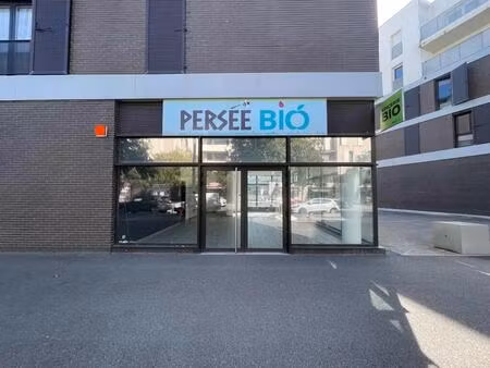 location commerce blagnac 31700 75m²