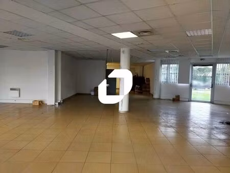 location commerce 190 m²