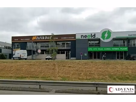 location commerce bordeaux 33300 900m²