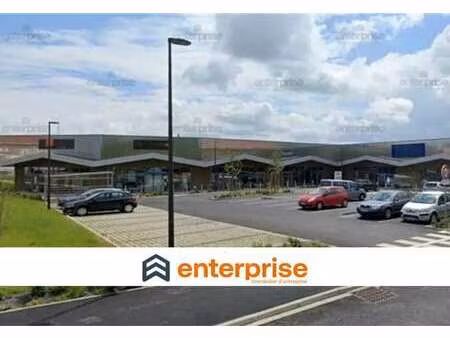 location commerce 286 m²