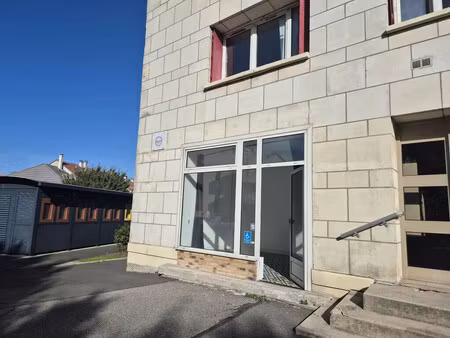 location commerce 42 m²