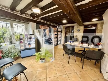 location commerce 43 m²