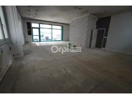 location commerce 70 m²