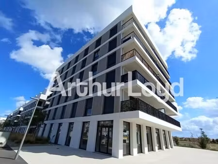 location commerce 190 m²