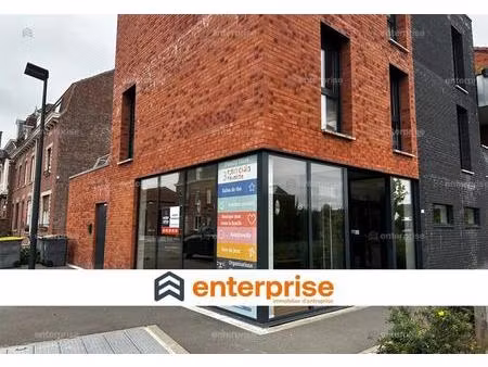 location commerce 200 m²