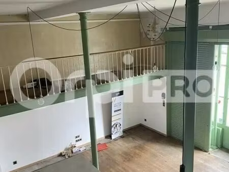 location commerce 87 m²