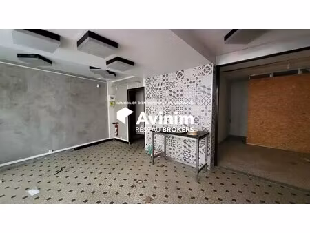 location commerce 47 m²