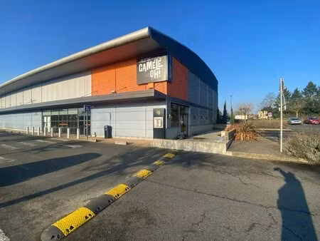 location commerce 490 m²