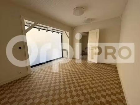 location commerce 21 m²