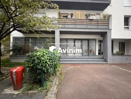 location commerce orsay 91400 220m²