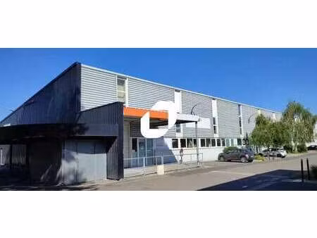 location commerce 746 m²