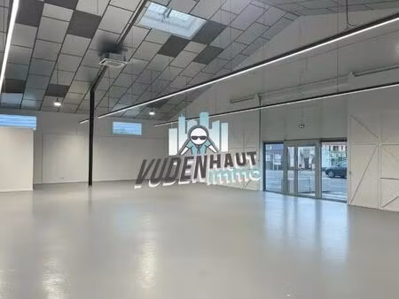 location commerce 372 m² à 1 013 m²