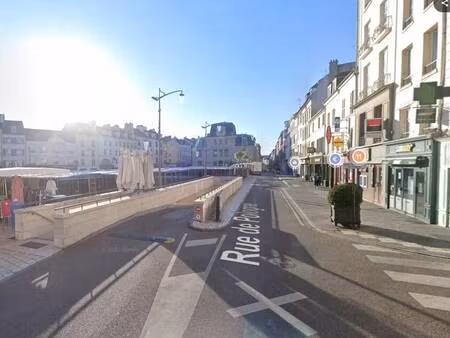 location commerce 52 m²