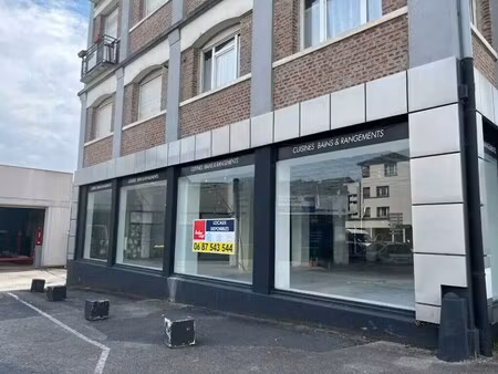 location commerce 227 m²