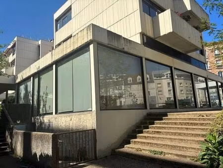 location commerce 262 m²