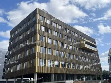 vente bureaux 1 524 m²