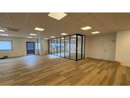 vente bureaux 176 m² à 705 m²