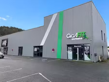 location commerce terrasson-lavilledieu 24120 615m²