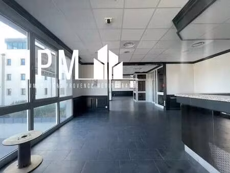 location commerce aix-en-provence 13290 480m²