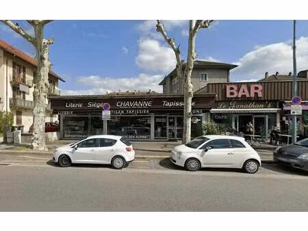 location commerce annecy 74000 398m²