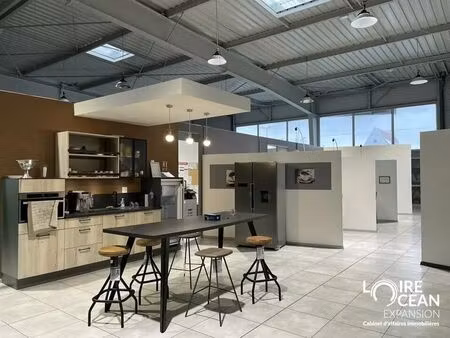 location commerce chateaubriant 44110 600m²