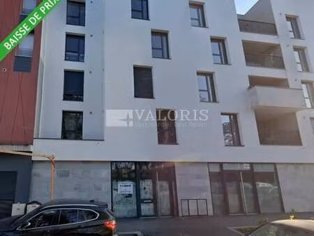 location commerce 81 m²